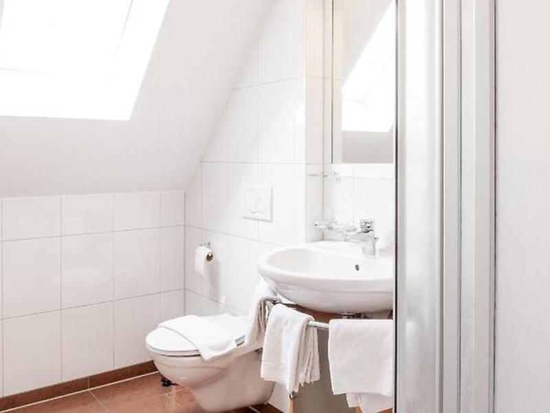 D10A44F0A04A11967B0591B978BEA548