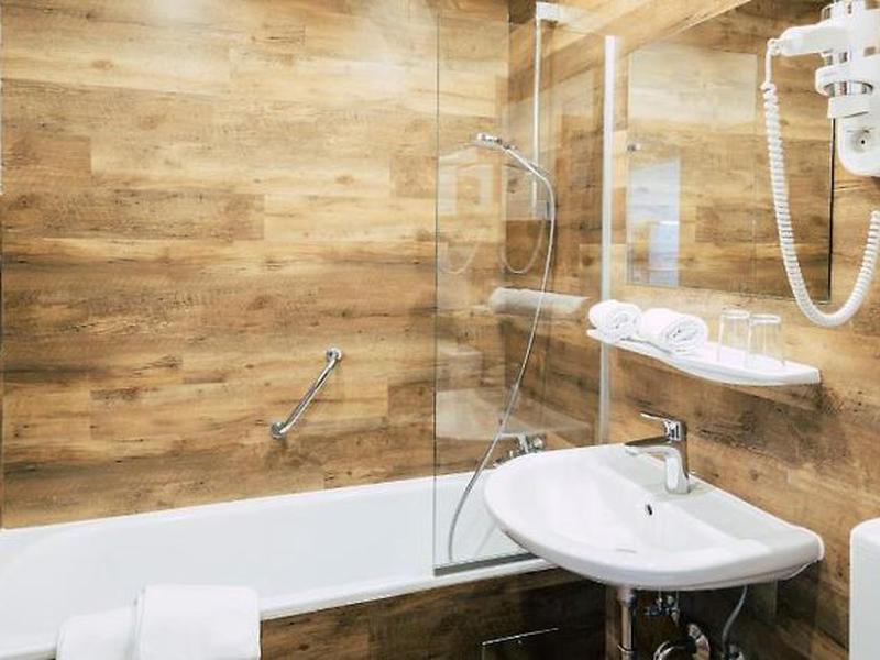 FC7E99FFB9D5BAD7DD47520E5AF8D420