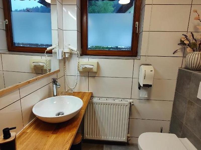 6600C32D22C931663B52600E44E4703E