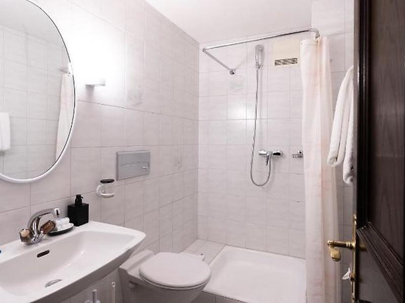 643848B942E15E9141E9F62F17161526