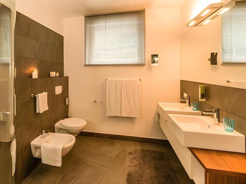 E961744BA423A810C1F52CD75B3FC137