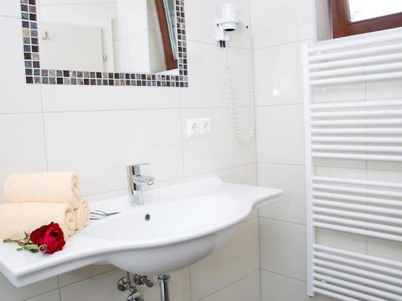 E9AB5548C38474A1910112FD00DAC8C1