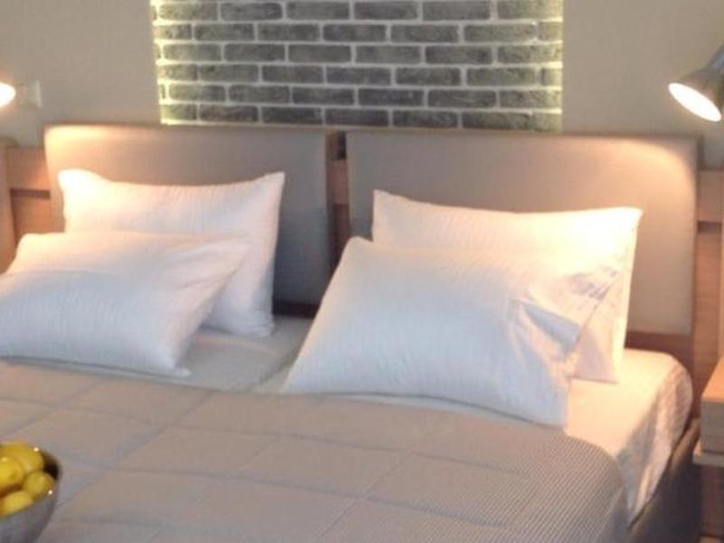 1F97B00AB78325D3E1AB80B49FBC35FE