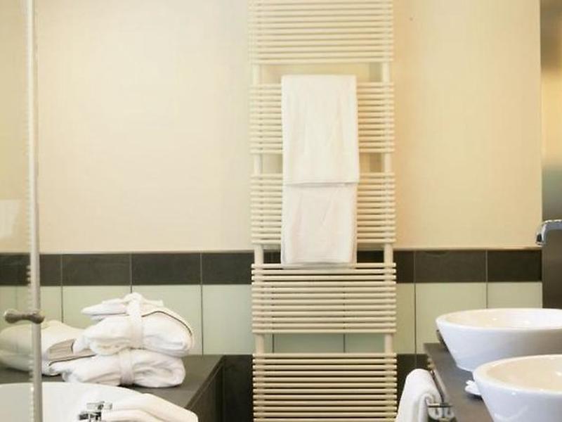 416304F5ACFEB76C6315FCDE5C7A4615