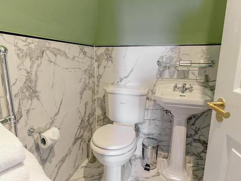 3A006948817EDD2F6E92928937A4C624