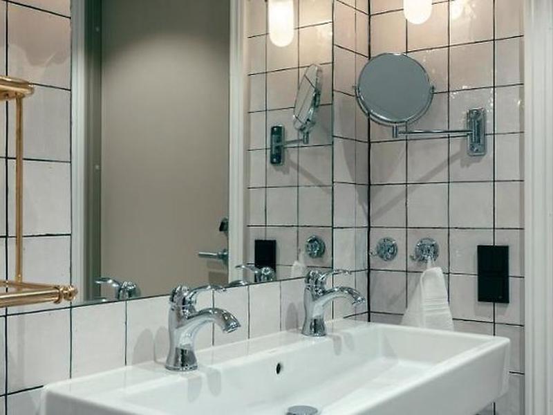 6E77A56371464064B9A5DF99A8E1D903