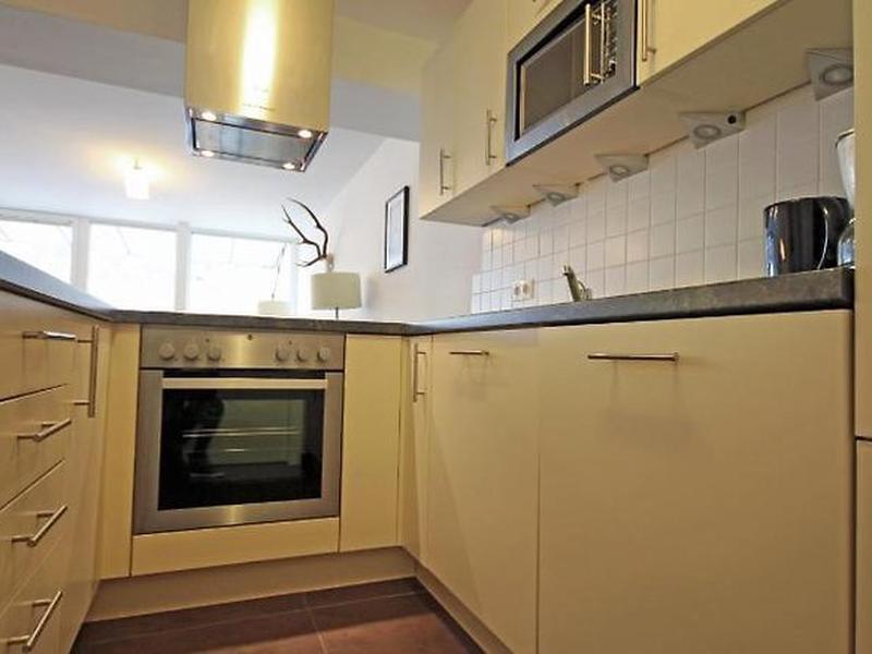 FFE333990896D99A02CC3D1AFE1440F6