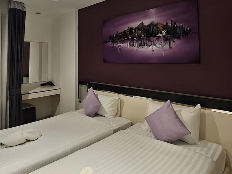 79EE32C8A75ADD1570AC8CF3FE9B527D