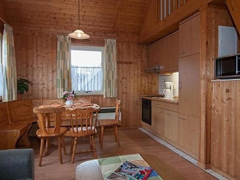 4242B8051E22FDB225C6B2579CCD66E5