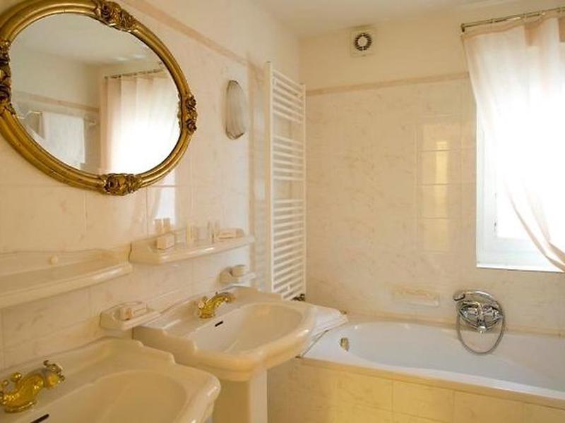 5230D810B921E9CD7FD326D5E04EBA8F