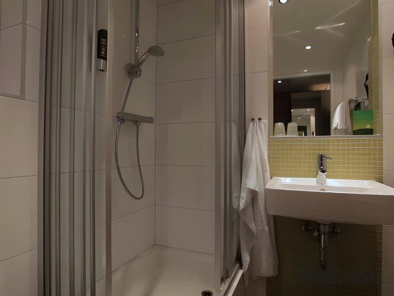 EEF0D2C3EFA70D57595A84F5E5A63AD7