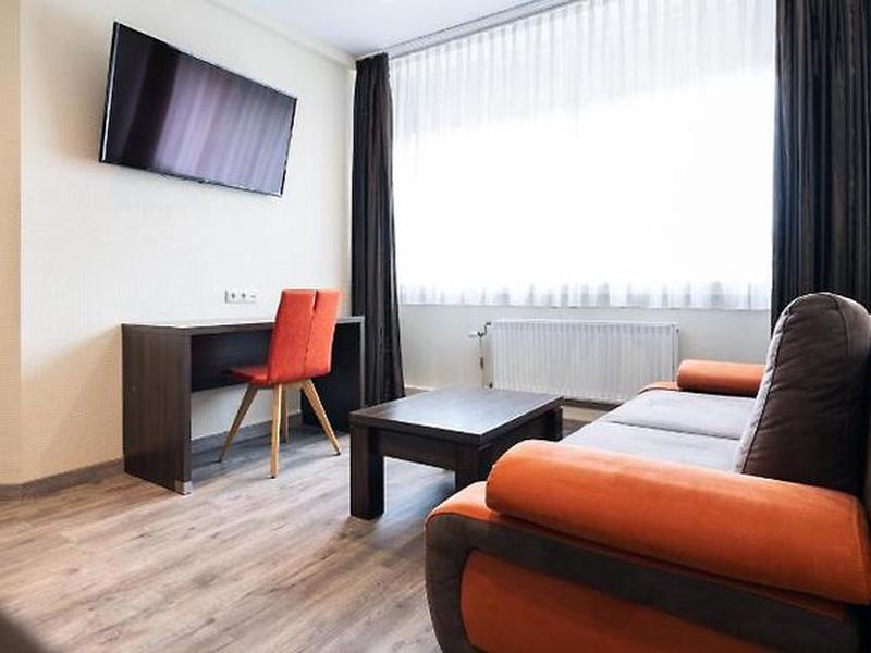 B81DCEA1C28AFF6997608CD86363B488