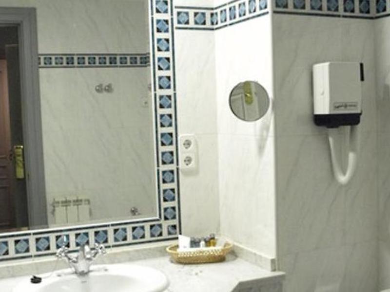 8FC92C867B843DE0018A1FDAB04A7DD4