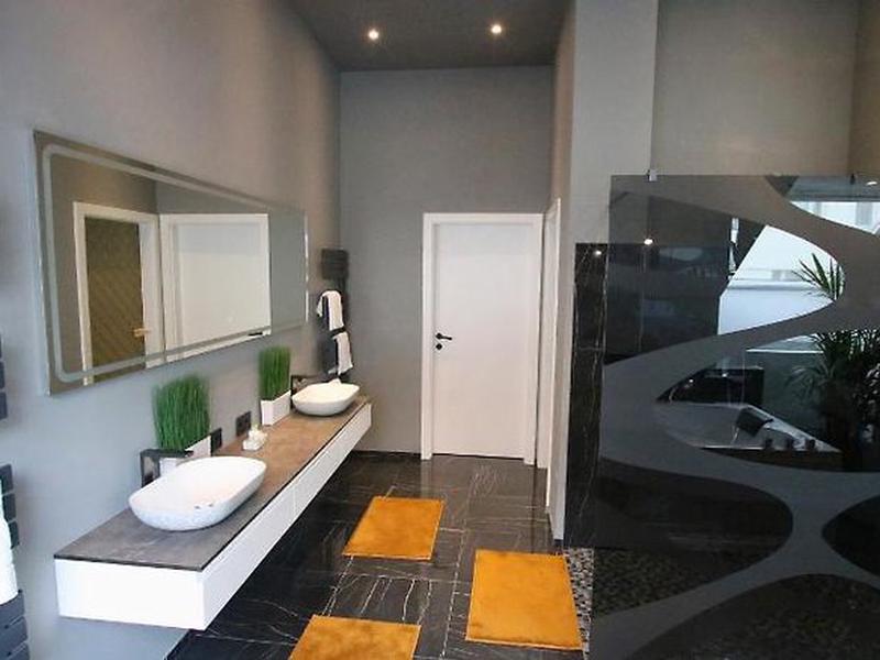 63E5153501F2E9F8F276D0CC92C6F8F2