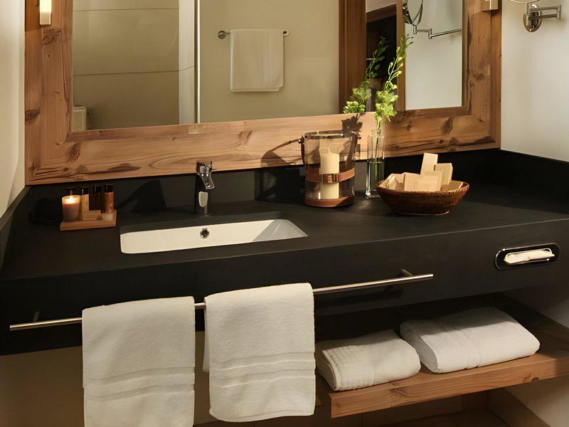 E418B4450BEEB4A2CB2940AE968265C3