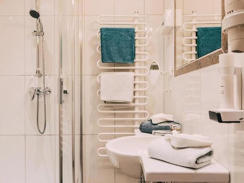 4F19963C5A43F1B7FAE641881D96C5FF