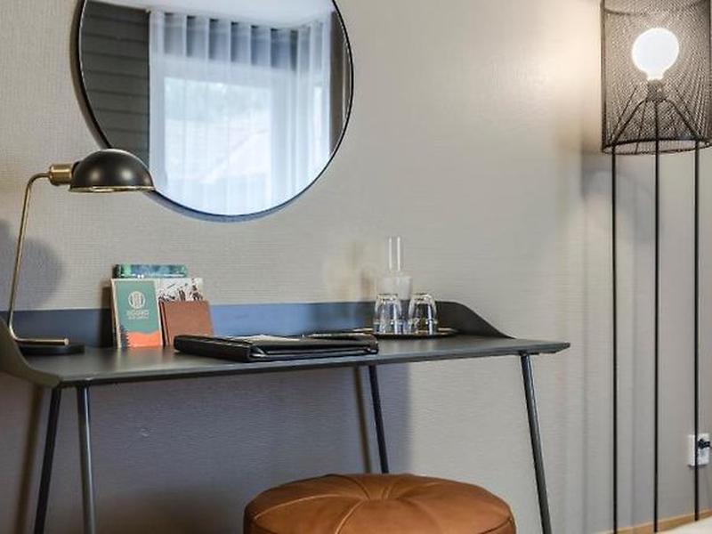 61161ED9839DBBA579E89233D75A8D74