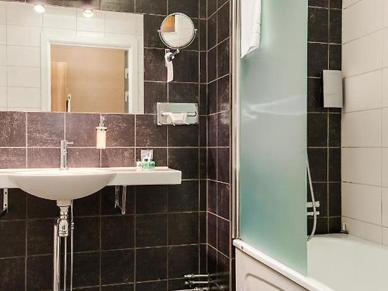 F532645CF48FD8E4081CD15775C2EE99