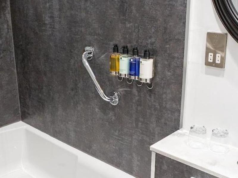 94EC567ABEAD5DE5683AD35A907F42A9