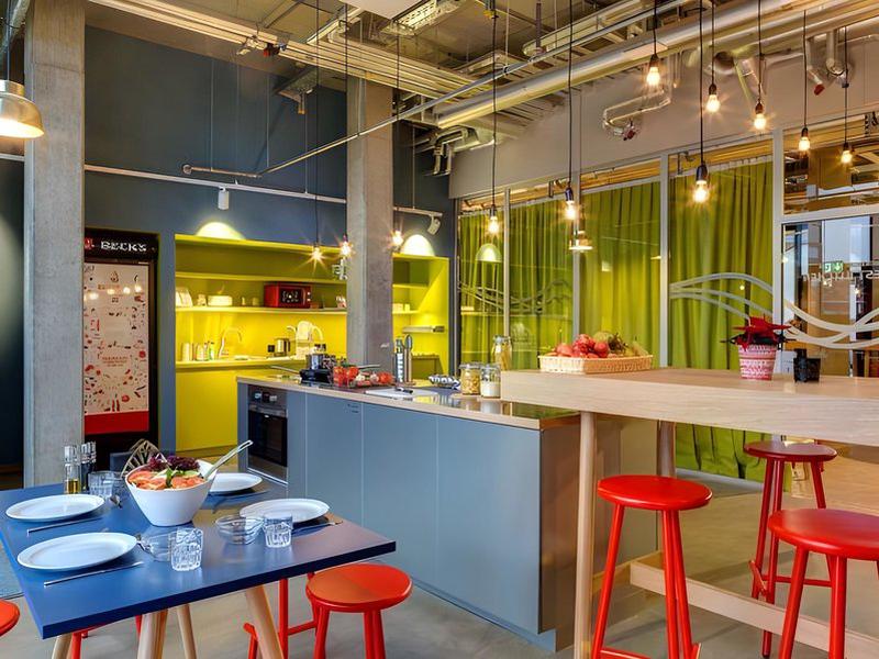 9630DFB12F49A4490A4405BFB70F8126