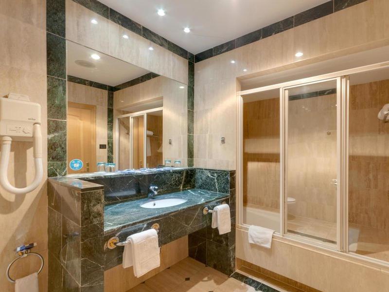 90ADC0A4593DE6D35192D39E0FD70113