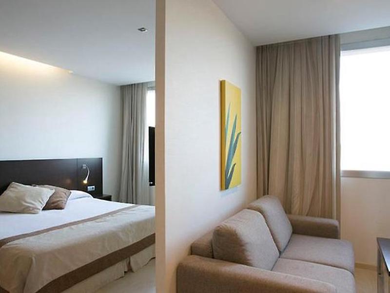 52A3A27240A7618522B92BC4ADF3C51E