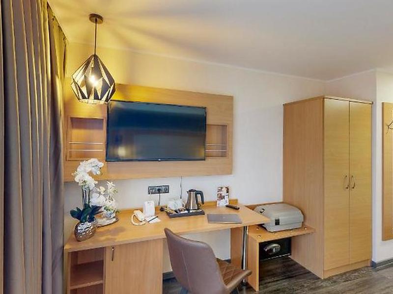 9FED75AA75E880B03B058833D2F60A41