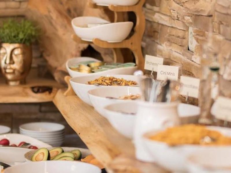 FC0B8CC2A41481B7197E20385B369AC5