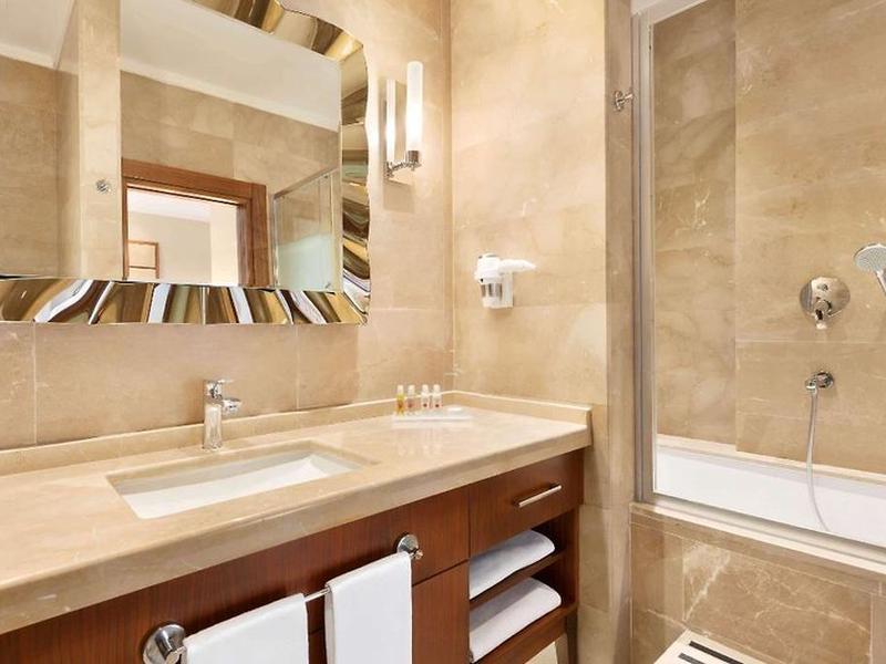 D8EAE6A9D3BBE7FF7CD7DB770EF41FFF