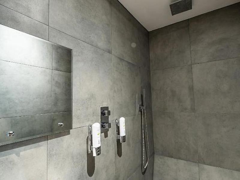 BC86CAB5704481AAFC9D1F1AC971E71A