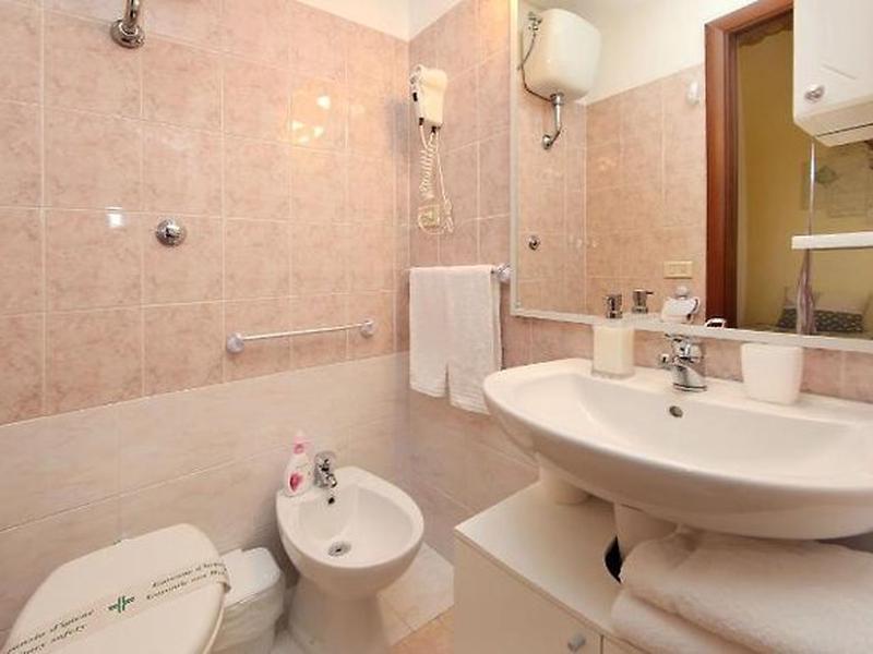 92AD2A29AC55DE821895C5095EE3C48F