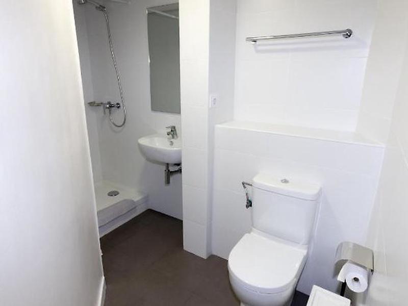 20576FDA25A3B395BF04F9E44338A5EE