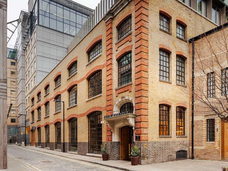 F20A10415AB1A41A645ACC25F6BAA551