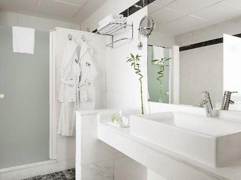 536F741DFC21E49358AC5ABD416382A2