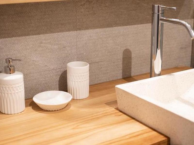 42EC12E542B6C8AFE272B576ED8D4132