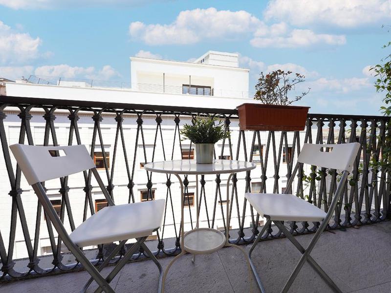 7E5FBB698388D5B839E2A7118E51822C