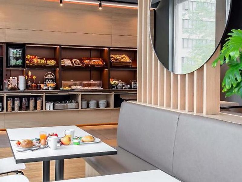 DC01B233ADC7078F99297E733639EB65