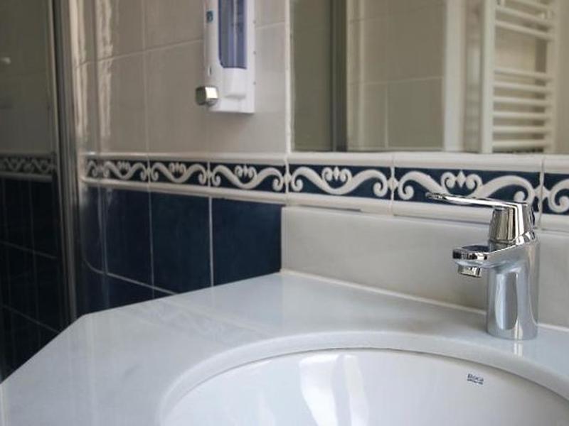 7AE0403B679CA8FE7201679D867E6A84