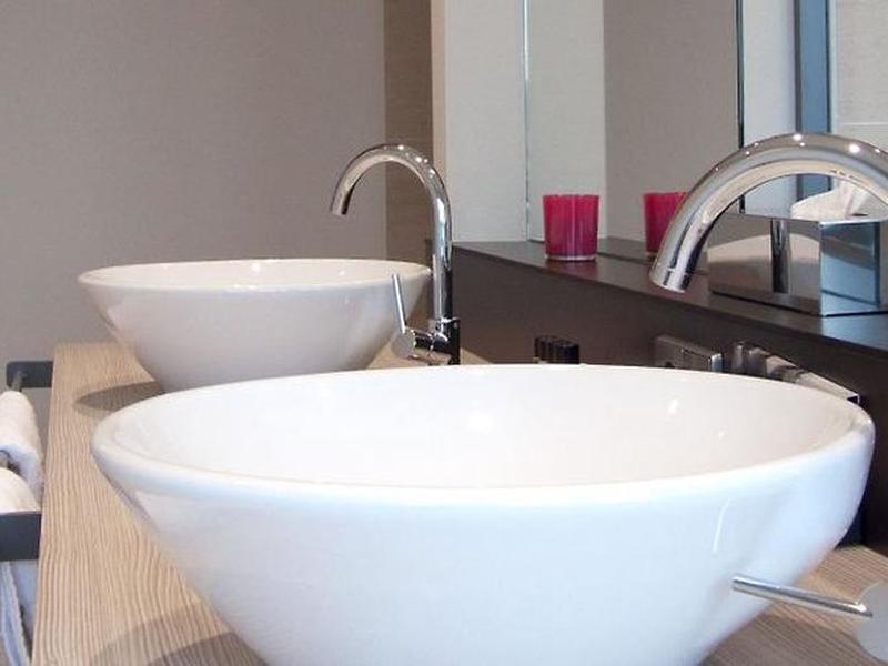 3C0982497B84B3351B1EE2ECAA8A8389