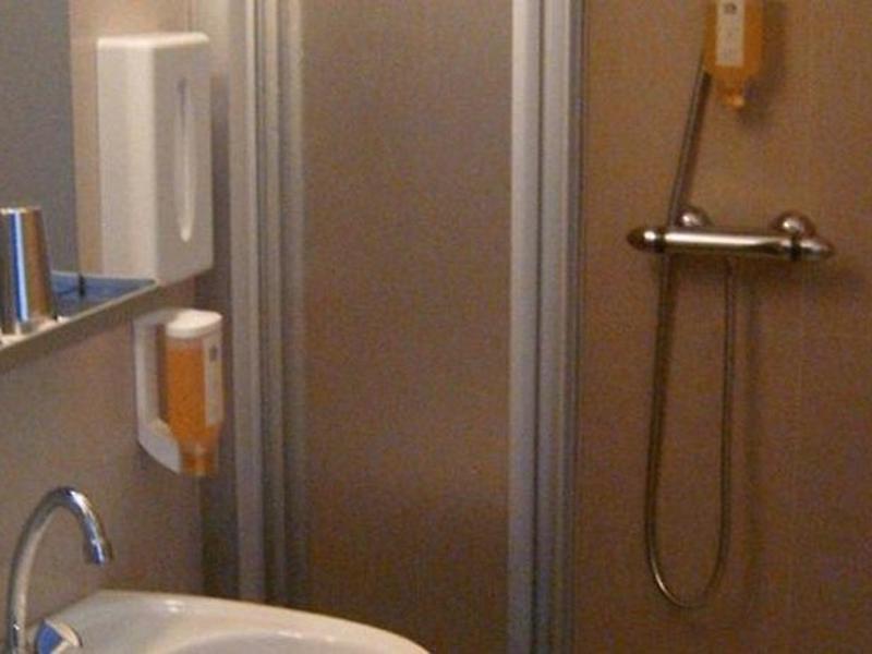 88F4B19A5743A4E2E6B576F73C4AA12F