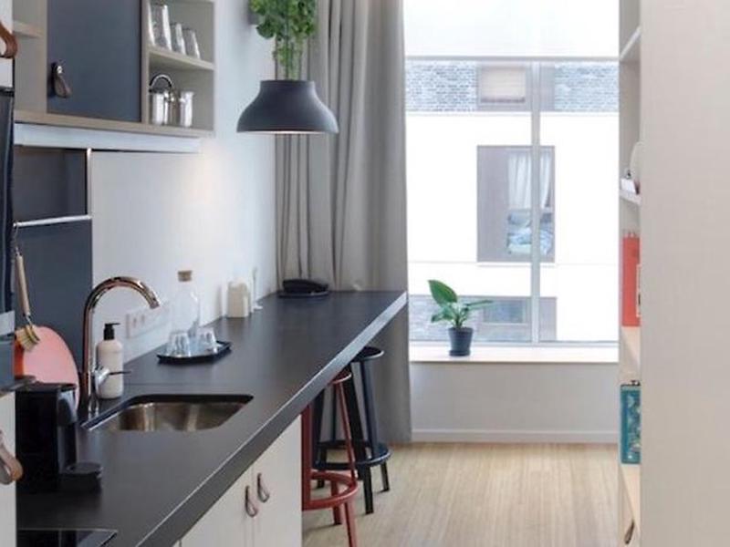 F885DE846C3316F06D81A729B72378E5