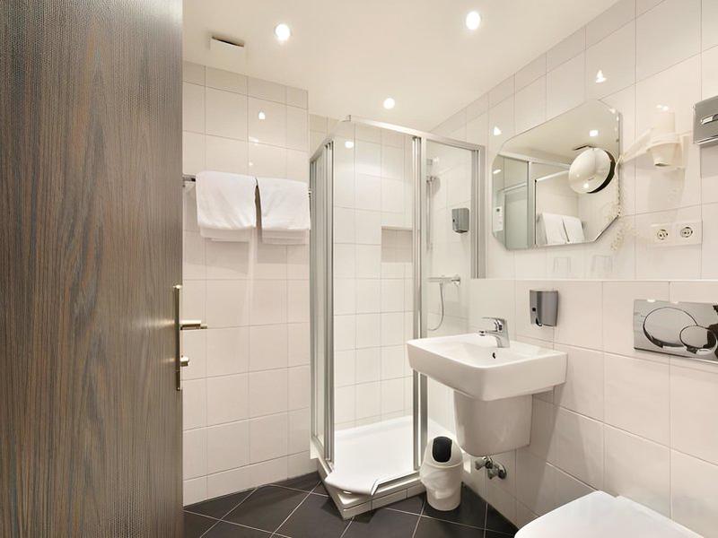 CFA54DB6A025667E40845FE693579AE8