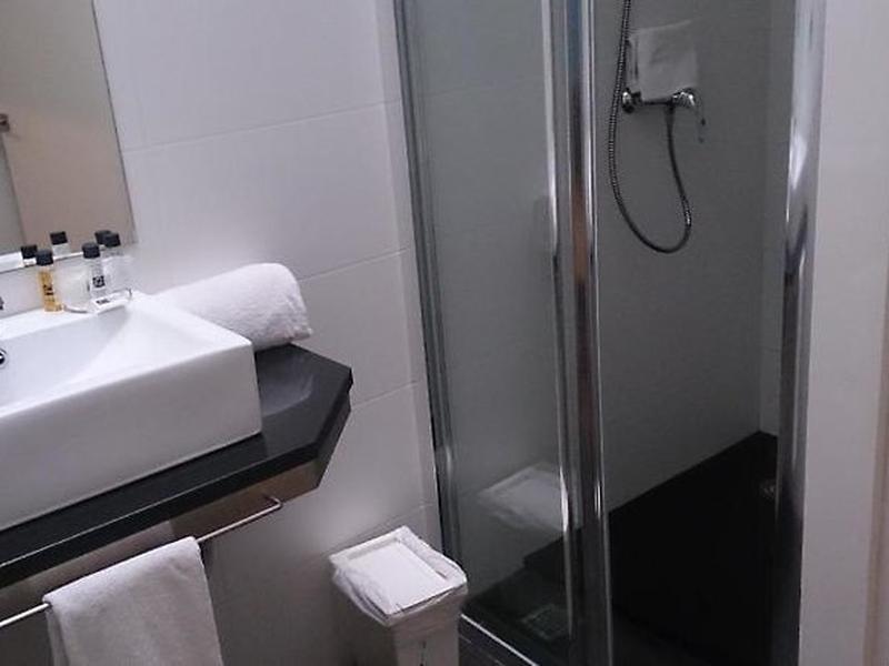 B512C65809ADAE10E1A4AA2EB1EB7501