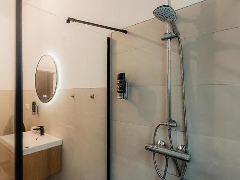 FCC16E1AD7A97C5F5D2E8361EC648D09