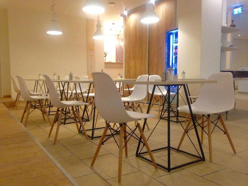 E2EB42993F537F2DE96BBF22B9CE5B43