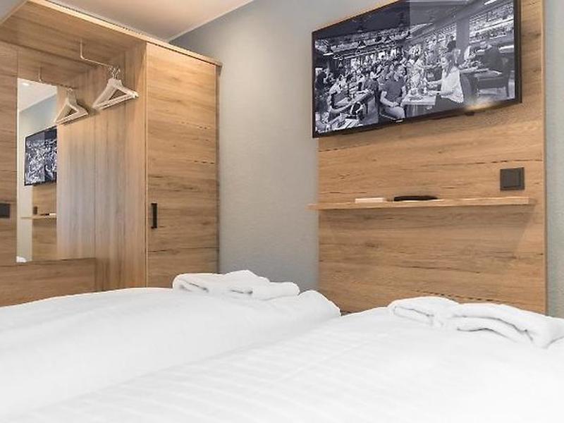 9CDA3C72F915F5FF336A43BC0855A252