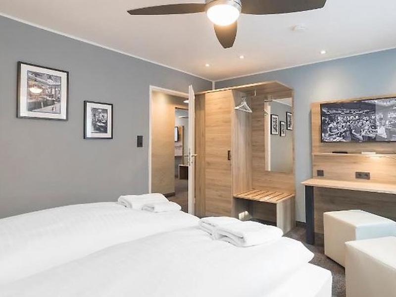 47F687414940FB84D70059FB3668273D