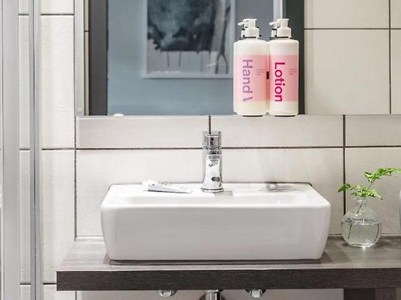 10844AF2E5F427C4ECDB5656FC67F578