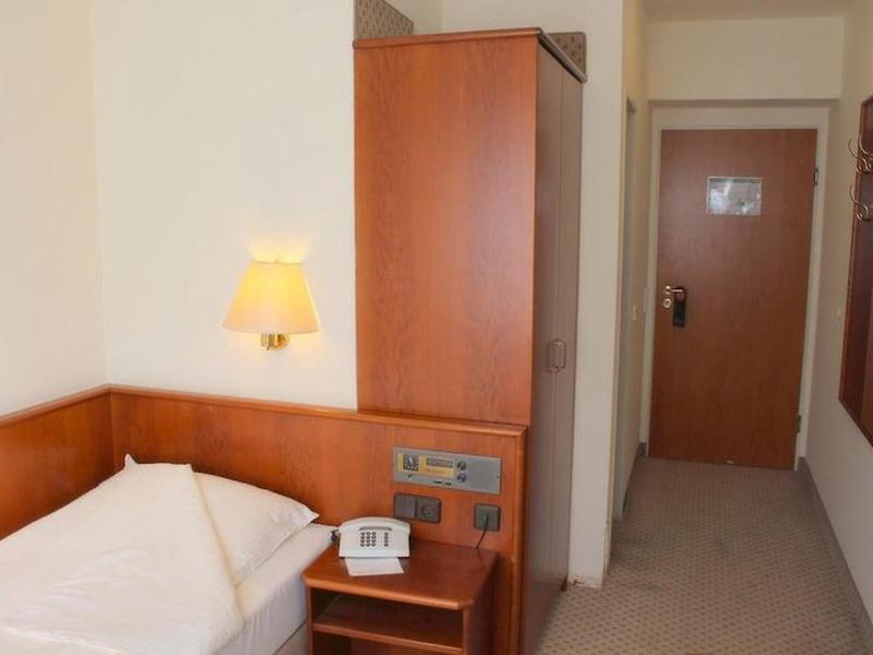 B911C02B8CC252E1597FE9A09AE8498E