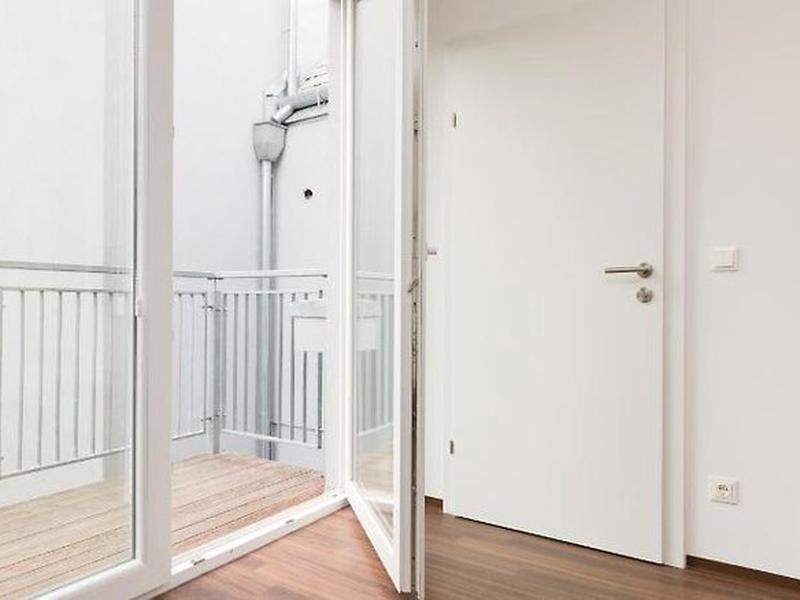 90F4F1256E0A83DAA9A793BB8BD22392